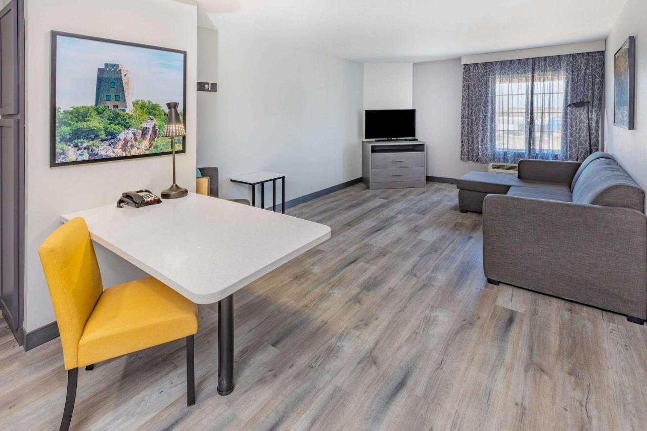 La Quinta Inn & Suites By Wyndham Ardmore Ngoại thất bức ảnh